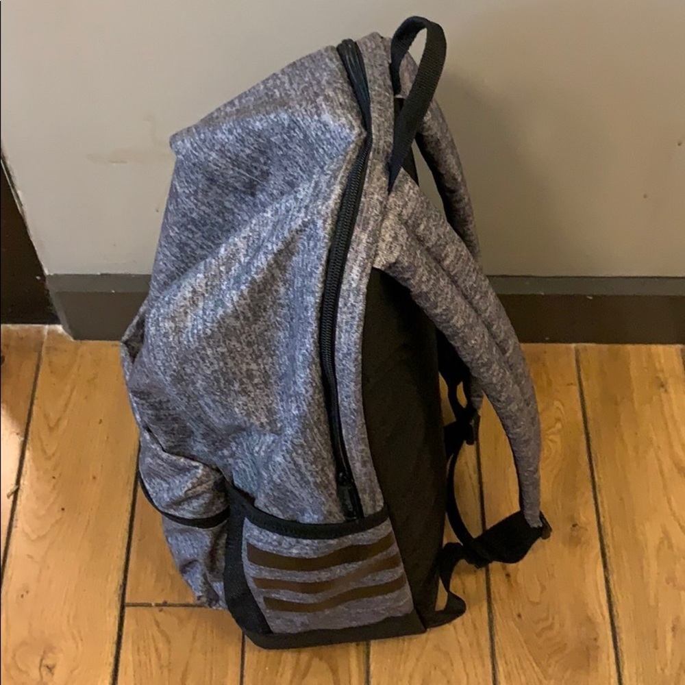 NWOT ADIDAS Essentials Backpack - Picture 2 of 3